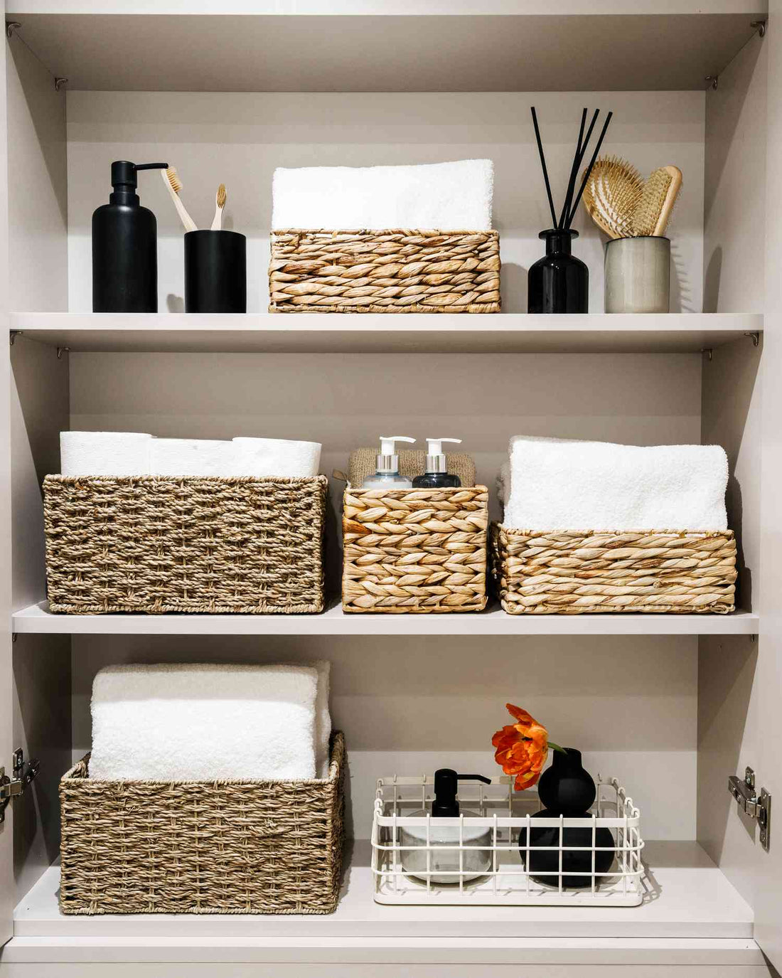 Erste eigene Wohnung einrichten: Badezimmer-Grundausstattung